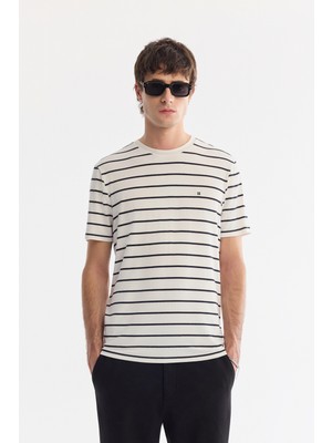 AVVA Erkek Ekru Bisiklet Yaka Çizgili Soft Touch Regular Fit T-Shirt A61Y1087