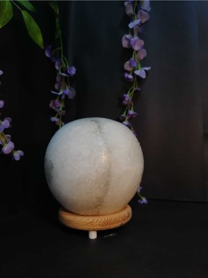 Normadia Doğal Kaya Tuz Lambası, Sıcak ve Rahatlatıcı Atmosfer Yaratır