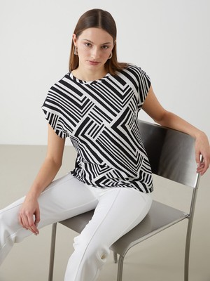 Lc Waikiki Yeni Sezon Bisiklet Yaka Desenli Kadın Tişört