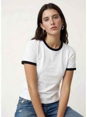 Fabrika Bisiklet Yaka Düz Beyaz - Siyah Kadın T-Shirt F6SL-TST0011