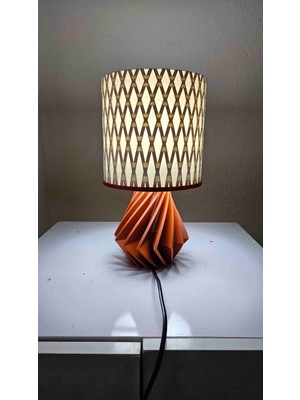 Kahverengi Beyaz Abjur Lamba