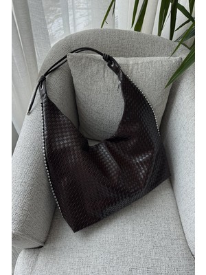 Meral Özgenç Zımbalı Kapitone Çanta