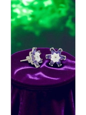 Lunel Silver 925 Ayar Gümüş Lotus Model Taşlı Çiçek Küpe – Zarif ve Anlamlı Tasarım