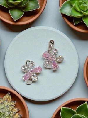 Lunel Silver 925 Ayar Gümüş Pembe ve Beyaz Taşlı Çiçek Küpe – Zarif ve Romantik Tasarım