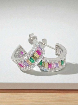 Lunel Silver Rengarenk Taşlı 925 Ayar Gümüş Halka Görünümlü Çivi Model Küpe – Gösterişli ve Işıltılı Tasarım