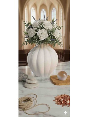 Oluklu Beyaz Seramik Vazo