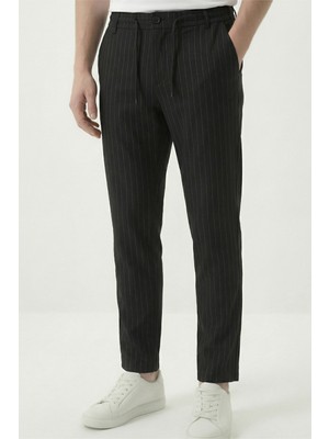 Veleno Erkek Siyah Jogger Pantolon Dokuma Çizgili Düğmeli Ön Patlı Fermuarlı Arka Cepli Regular Kalıp
