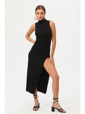 Zuzudan Kadın Siyah Boğazlı Kolsuz Yırtmaçlı Maxi Elbise