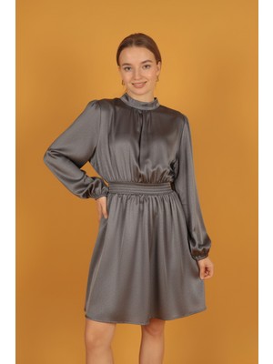 Zuzudan Simli Saten Büzgü Detay Elbise-Gri