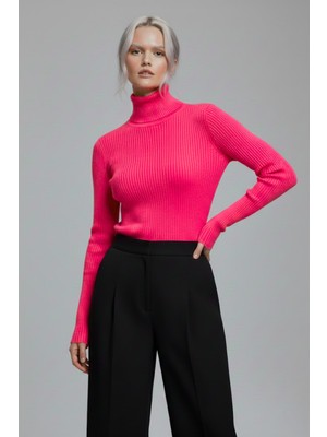 Zuzudan Kadın Fuşya Pembe Boğazlı Slim Fit Kışlık Triko Kazak - Yumuşak Dokulu Esnek Bluz