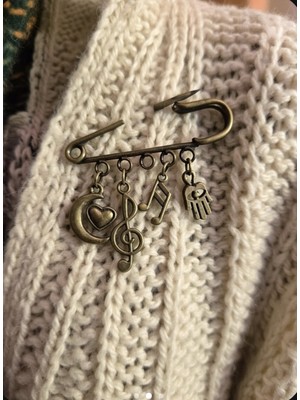 Ay Kalp Sol Anahtarı Nota ve El Sembolleri Bir Broştan Ziyade Tılsımlı Çengelli Iğne