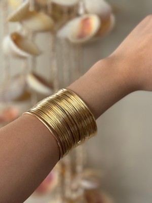 Normadia Şık Çok Telli Kelepçe Bilezik, Zarif ve Modern Tasarım