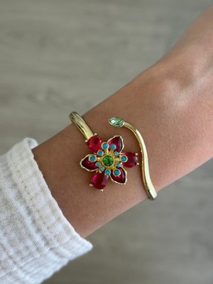 Normadia Şık ve Dayanıklı Çelik Kelepçe, Tarzınıza Zarif Dokunuşlar Katacak