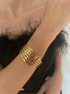 Normadia Şık Çelik Gold 6 Sıralı Kelepçe, Zarif ve Modern Tasarım