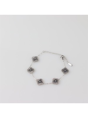 Normadia Şık Yonca Tasarımlı Kadın Bileklik, Zarif ve Modern Takı Koleksiyonu