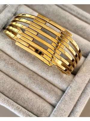 Normadia Altın Kaplama Kaburga Kelepçe, Şık ve Dayanıklı Takı Tasarımı