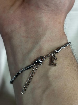 Normadia Şık ve Modern Unisex Çelik Burgu Bileklik, Tarzınıza Zarif Dokunuş