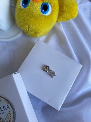 Normadia Şık Çelik Bileklik Charmı, Zarif ve Dayanıklı Takı Tasarımı