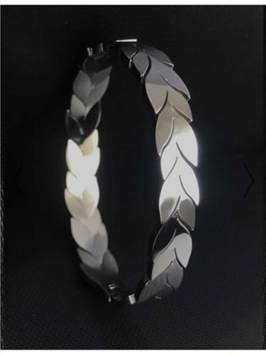 Normadia Zarif ve Şık Gümüş Renkli Yaprak Detaylı Bileklik, Şık Tasarım