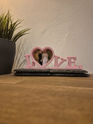 Talha3D 💗 Love Yazılı Kalpli Fotoğraf Çerçevesi – Dekoratif Masa Üstü Aksesuar
