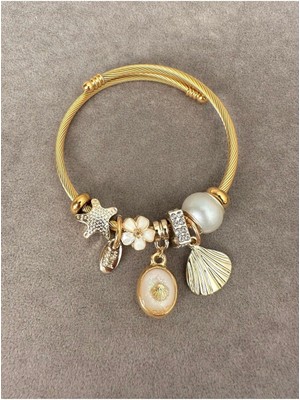 Normadia Şık Çelik Charm Bilezik ile Tarzınızı Yansıtın