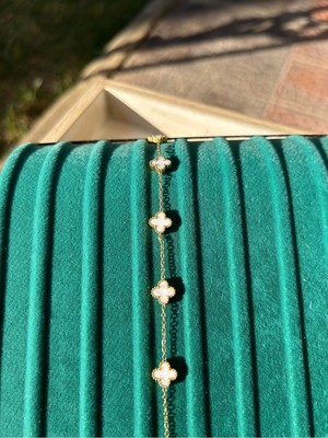 Normadia Parlak Çelik Altın Beyaz Mineli 4 Yapraklı Mini Yonca Bileklik