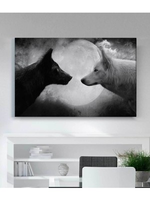 Mushen Studıo Siyah Beyaz Kurt Ay Işığında Kanvas Tablo