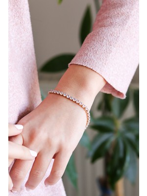 Normadia Kadın Çelik Bileklik, Kare Kesim Su Yolu ve Zirkon Taş Detaylı