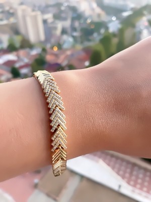 Normadia Zirkon Taşlı Çam Model Çelik Bileklik, Şık ve Dayanıklı Tasarım