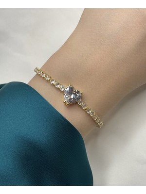 Normadia Şık Kalp Figürlü Taşlı Bileklik, Zarif ve Parlak Tasarım