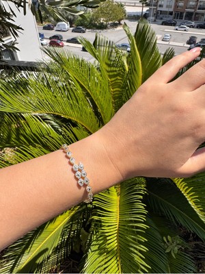 Normadia Gold Renk Damla Figürlü Zirkon Taşlı Şık Kadın Bileklik