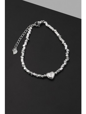 Normadia Şık Gümüş Kalp Detaylı Kadın Bileklik, Zarif Takı Hediye Seçeneği