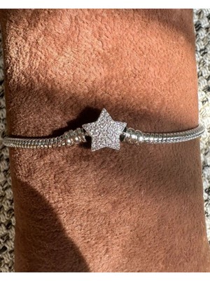 Normadia Şık Taşlı Yıldız Motifli Bileklik, Zarif Aksesuar Seçeneği