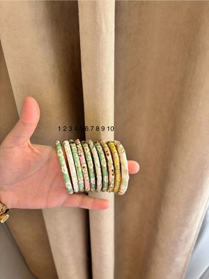 Normadia Renkli Mineli Çelik Bileklik, Şık ve Dayanıklı Takı Tasarımı