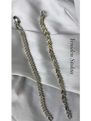 Normadia Şık V Çelik Bileklik, Modern ve Dayanıklı Takı Tasarımı