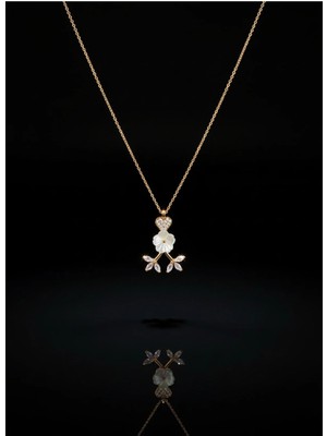 BG Jewellery Papatya Motifli Kalpli Taşlı Gümüş Kadın Kolye – Şık Takı