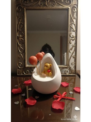 Deniz Kuzey Design Sevgililer Gününe Özel Ayıcık Figürlü Mum - Beyaz Çikolatalı Mocha Kokulu Taş Tozu Tasarımlı Mum