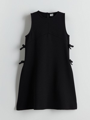 Lc Waikiki Yeni Sezon Bisiklet Yaka Fiyonk Detaylı Kız Çocuk Elbise