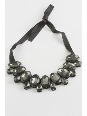 Ayena Moda Oval Taşlı Yaka Kolye