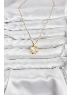 ForWhat Zarif Boyunlar Için Golden Çelik Zincirli Zirkonlu Istiridye Inci Kadın Kolye