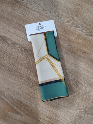 Cadde Dükkanı Beray 55*55 cm Desenli Fular Yeşil Ekru Desenli