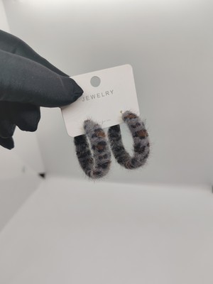 Cadde Dükkanı Gri Tüğlü Leopar Desenli Premium Çelik Halka Küpe