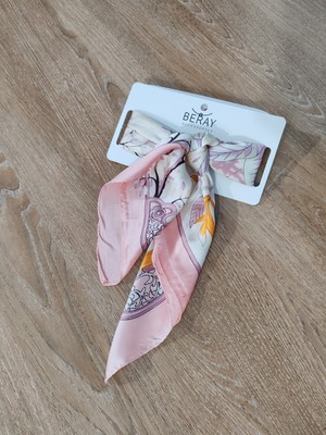 Cadde Dükkanı Beray 70*70 cm Desenli Saten Fular Pembe Desenli