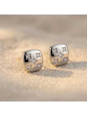 Zeino Kare Yonca Desenli Zirkon Taşlı Küpe - Gümüş Rengi Kaplama, 8 mm