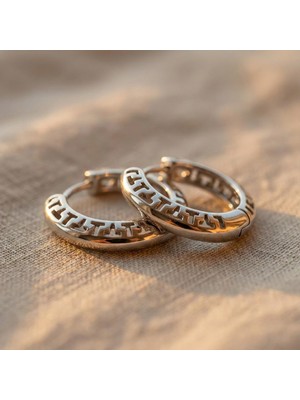 Zeino Labirent Desenli Halka Küpe - Gümüş Rengi Kaplama, 1 cm Çap