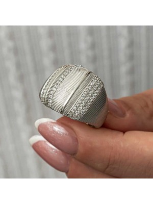 Inure Jewelry Gümüş Zirkon Taşlı Kadın Yüzük