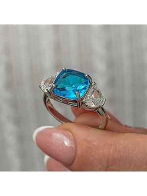 Inure Jewelry Gümüş Mavi Zirkon Taşlı Kadın Yüzük