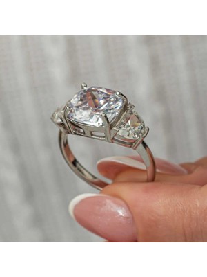 Inure Jewelry Gümüş Beyaz Zirkon Taşlı Kadın Yüzük