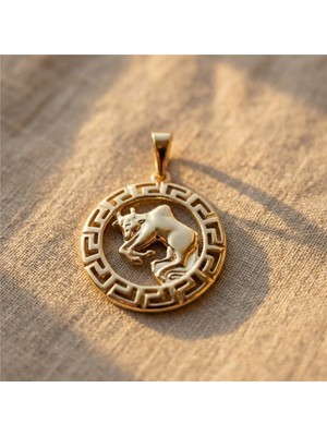 Zeino Boğa Burcu Antik Desenli Kolye Ucu - 14K Altın Rengi Kaplama, 2,5 cm Çap