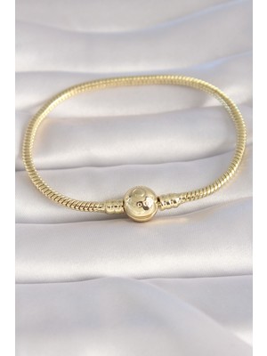 Maarketim Pirinç Gold Renk İşleme Detay Charm Model Kadın Bileklik
